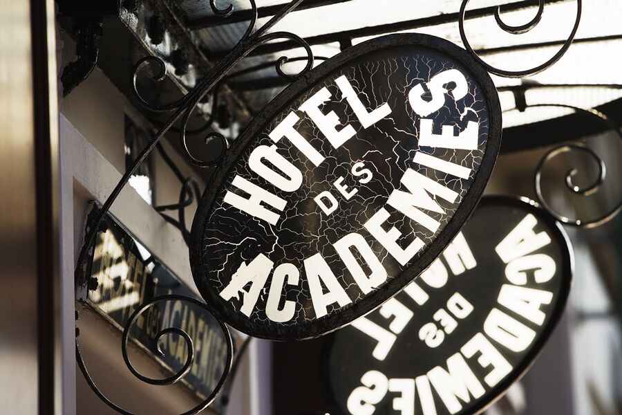 Des Académies Et Des Arts